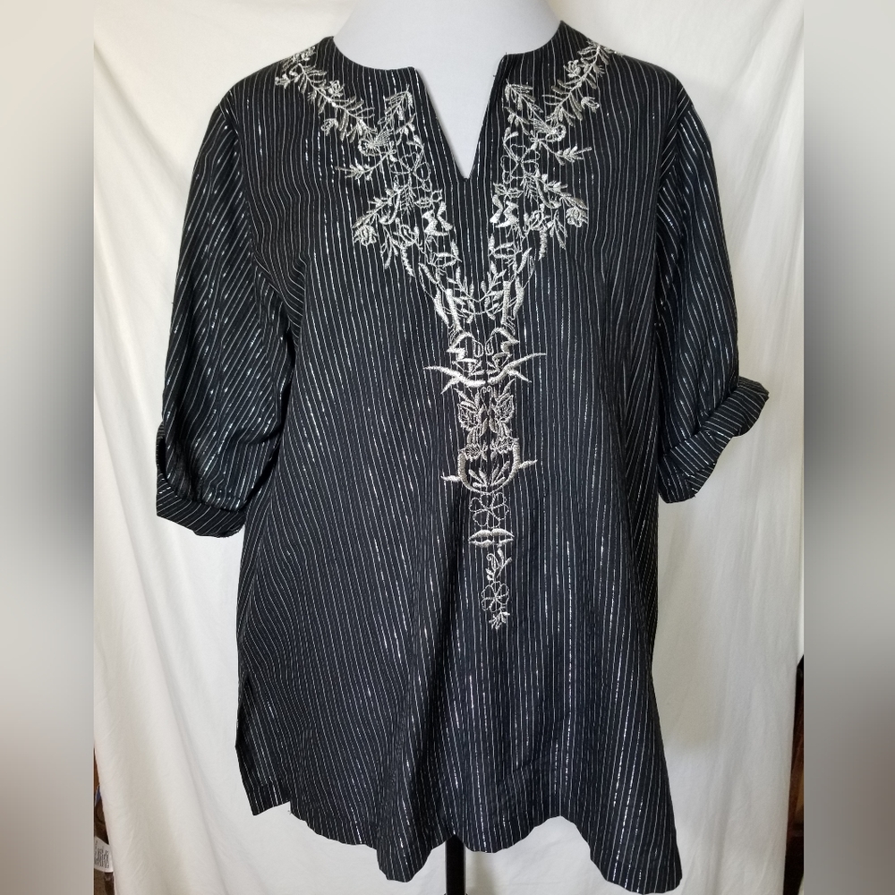 Maggie & Max Black Vertical Metallic Stripes Embroidered Tunic Women's Size 0X